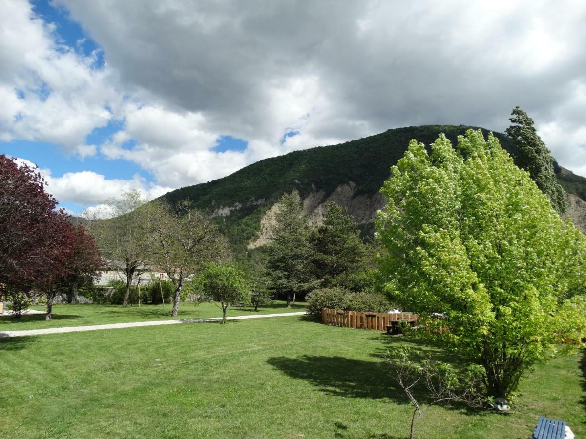 Villa La Roulotte Châtillon-en-Diois Esterno foto